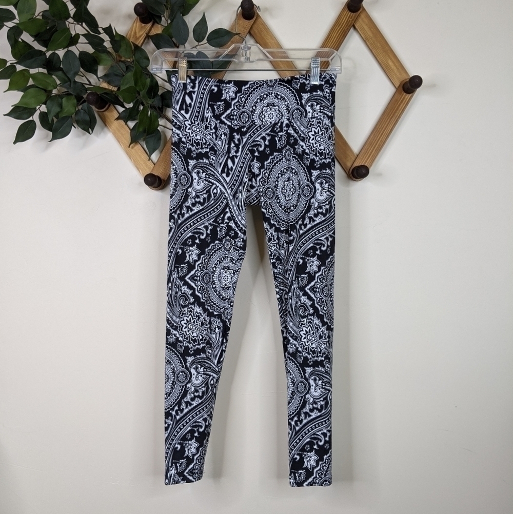 Onzie Mid Rise Skinny Floral Paisley Brocade Yoga Leggings Pants - Size XS